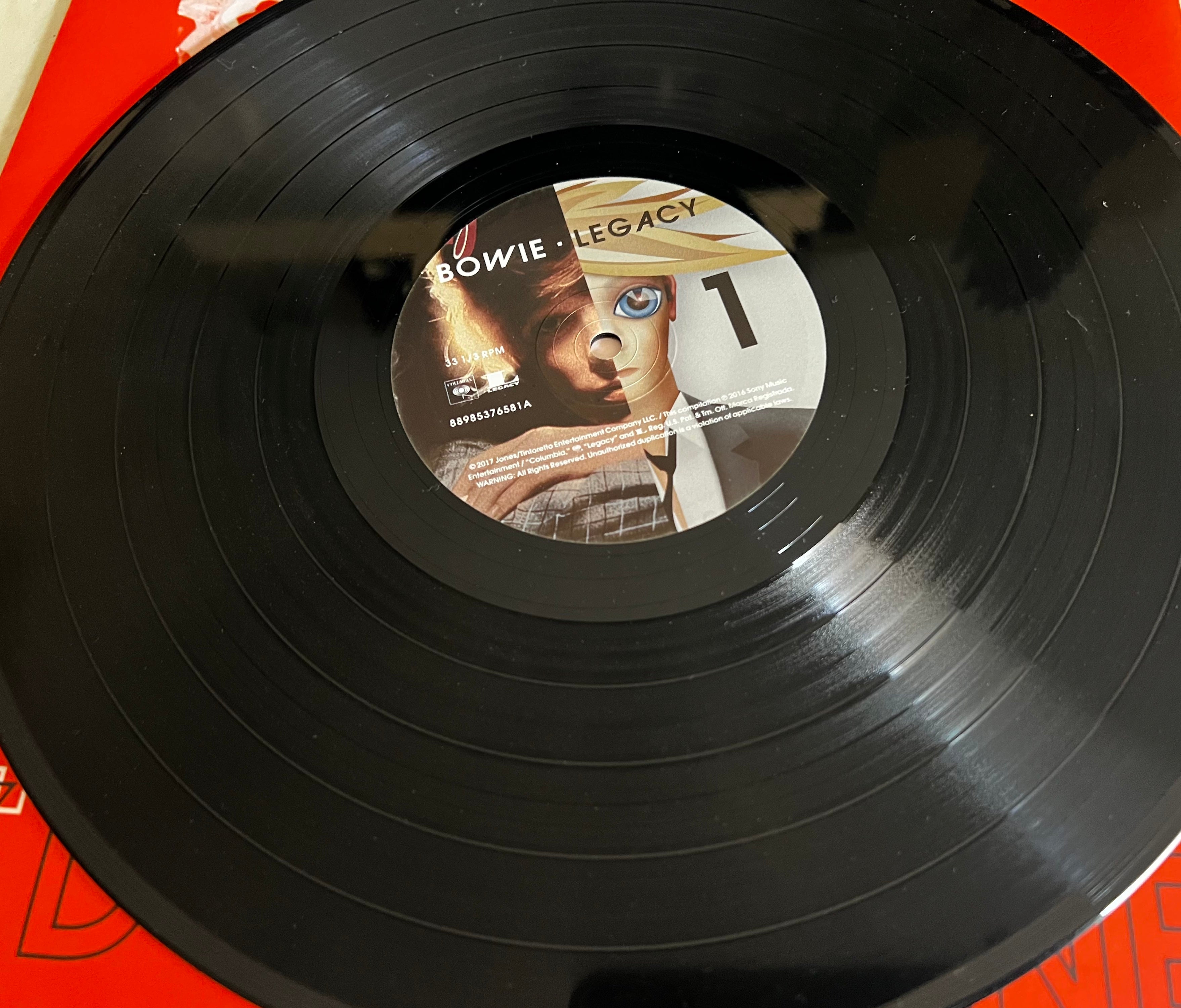 David Bowie – Legacy - 2 Vinilos. LP. Compilación. Condición: Near Mint (NM o M-).